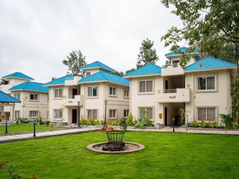 Lush green garden view at MSB Silver Spring one of the best Yelagiri resorts