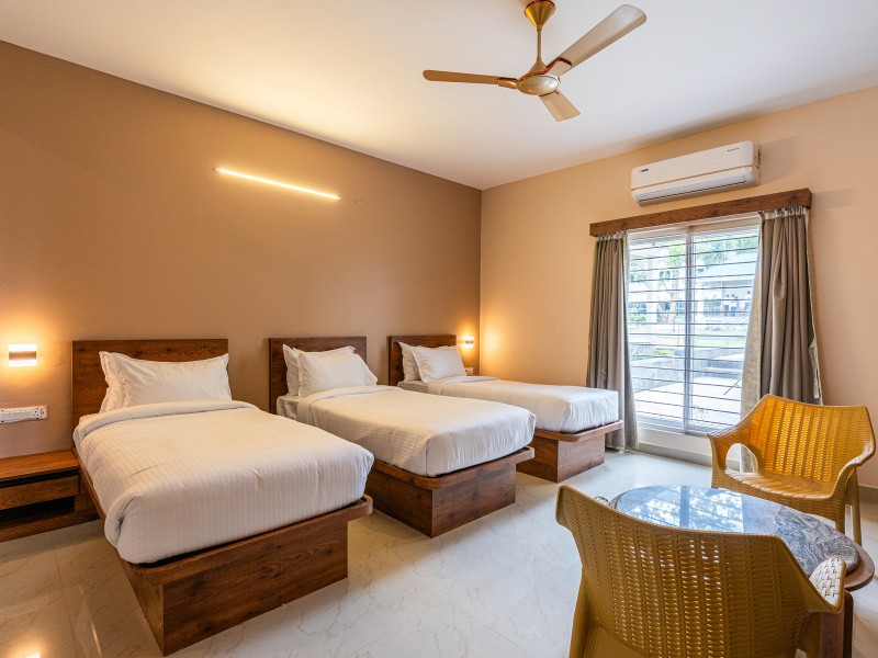 Triple bed room for families and groups at a top resort at Yelagiri