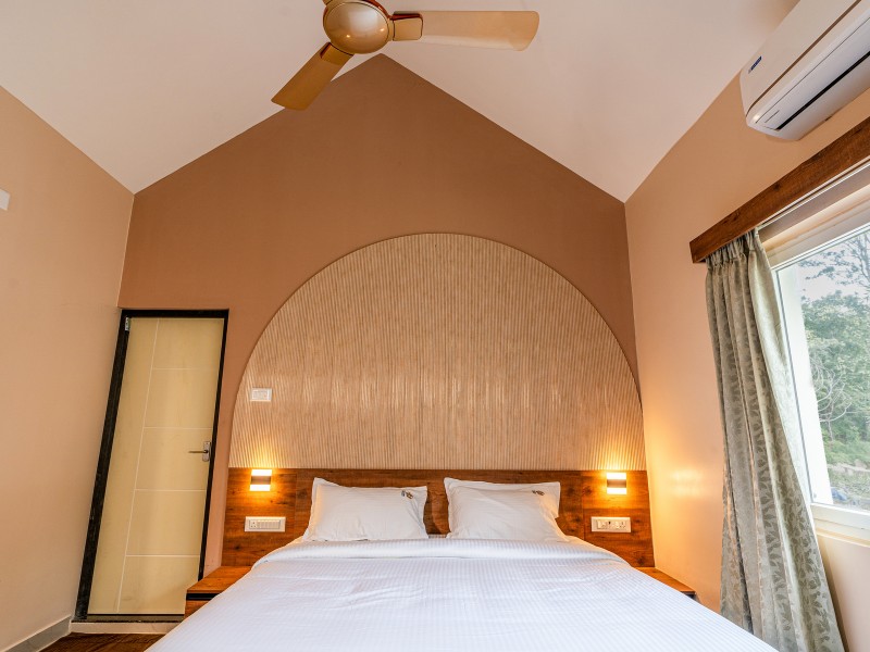 Comfortable queen bed room at MSB Silver Spring Resort