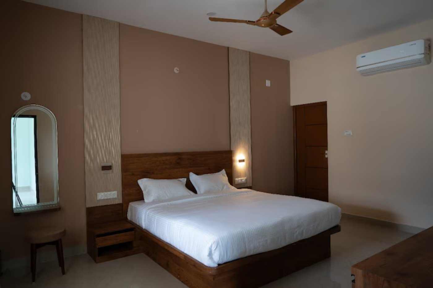  King size bed in an executive suite room at MSB Silver Spring Yelagiri