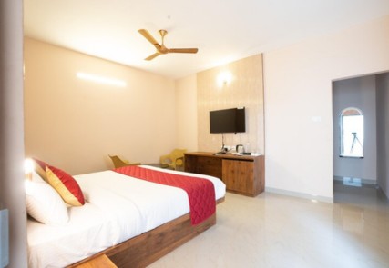 Theen Nila honeymoon cottage at MSB Silver Spring Resort in Yelagiri Hills